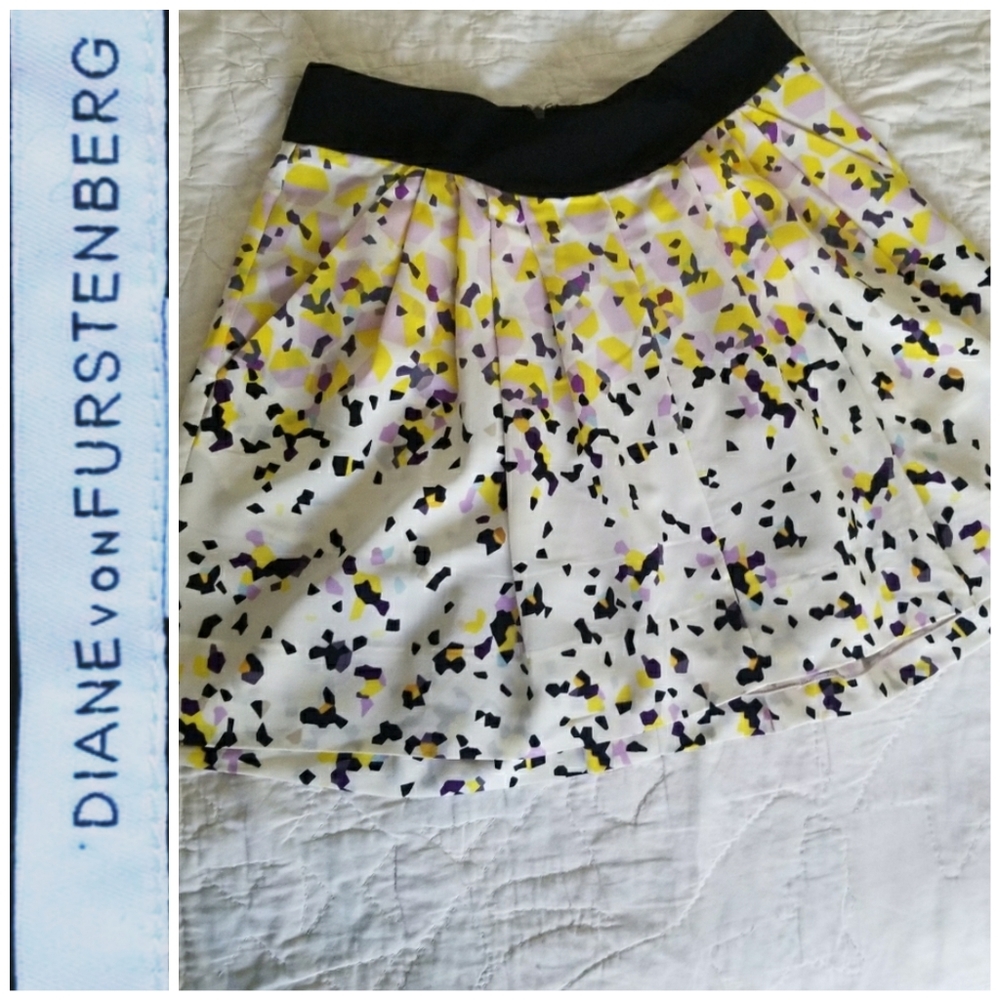 🆕 Diane von Furstenberg flowy silk mini skirt